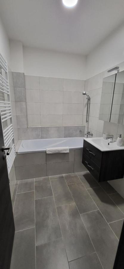 Dotis Apartman Tata Exterior foto